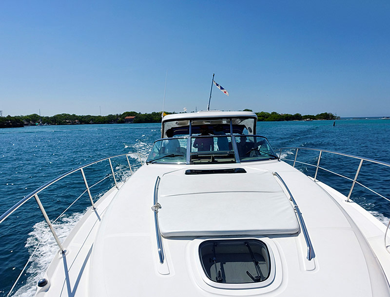 Boat Rentals to Nena Beach Club and Playa Blanca