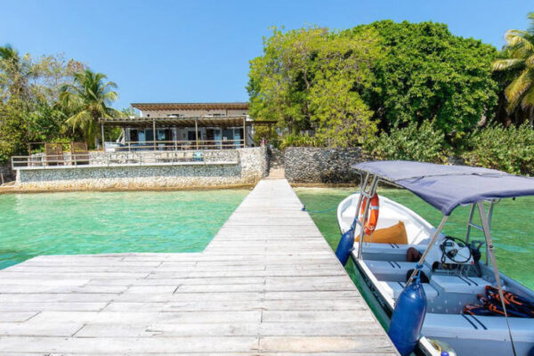 Casa Mayito Beach Home Rental in Rosario Islands